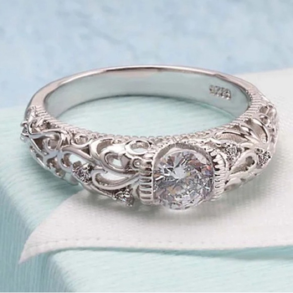 Boho Peak Lora CZ size 8 ring Brand New! - Picture 4 of 4